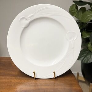 Mikasa Classic Flair White Dinner Plate Calla Lily Helen Uglow K1991